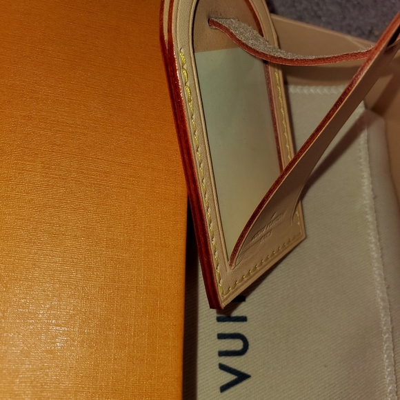 NWT L.V. L.E. LUGGAGE TAG - Picture 7 of 7